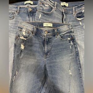 Abercrombie & Fitch skinny jeans Sz 10L 3 pairs
2 pairs have fraying